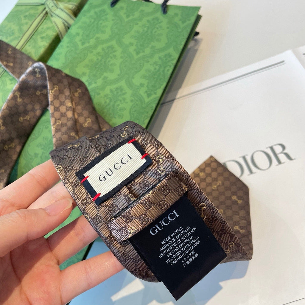 Gucci Style Men's GG Diamond Jacquard Silk Tie