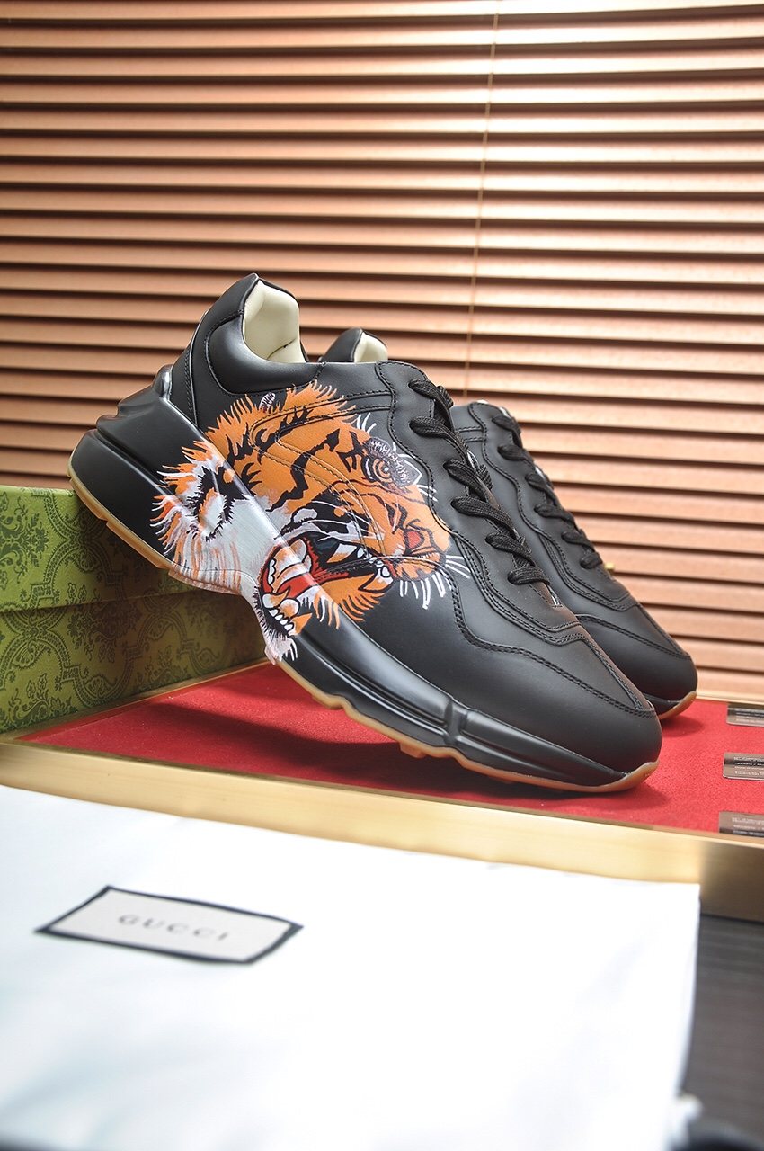 Gucci Tiger Graphic Low-Top Sneakers