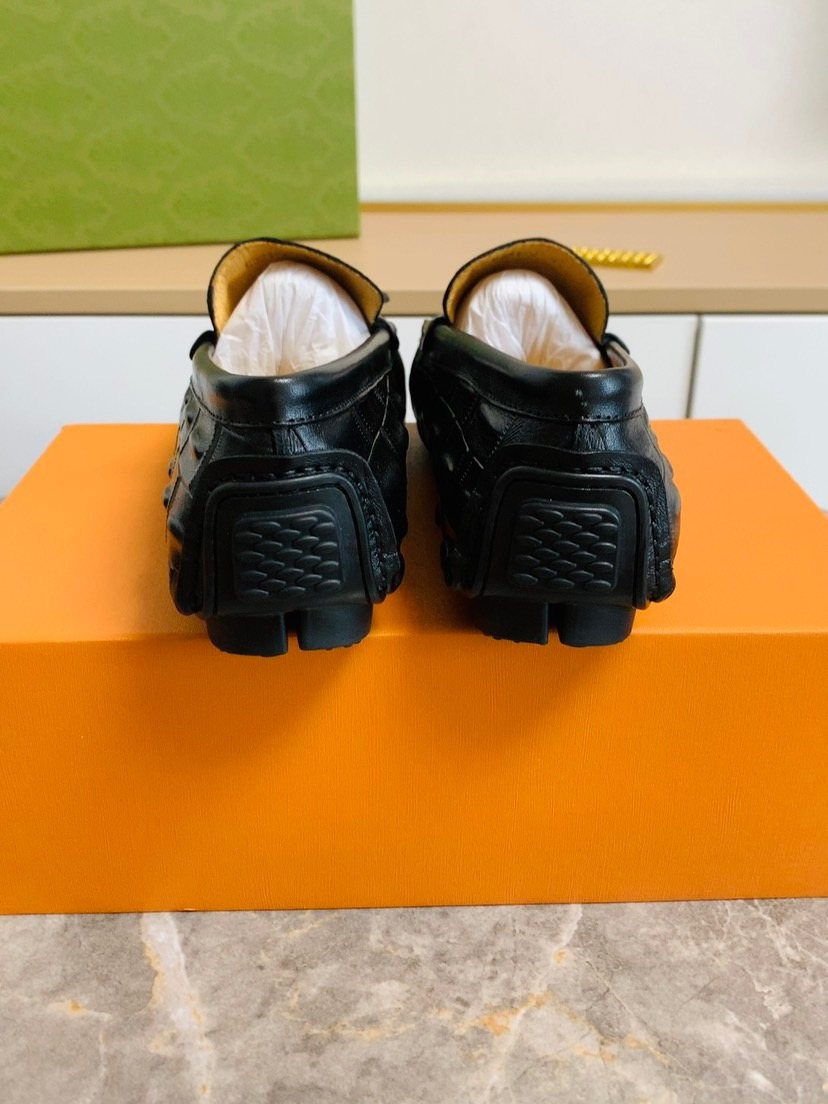 Men's Black Tasseled Loafers