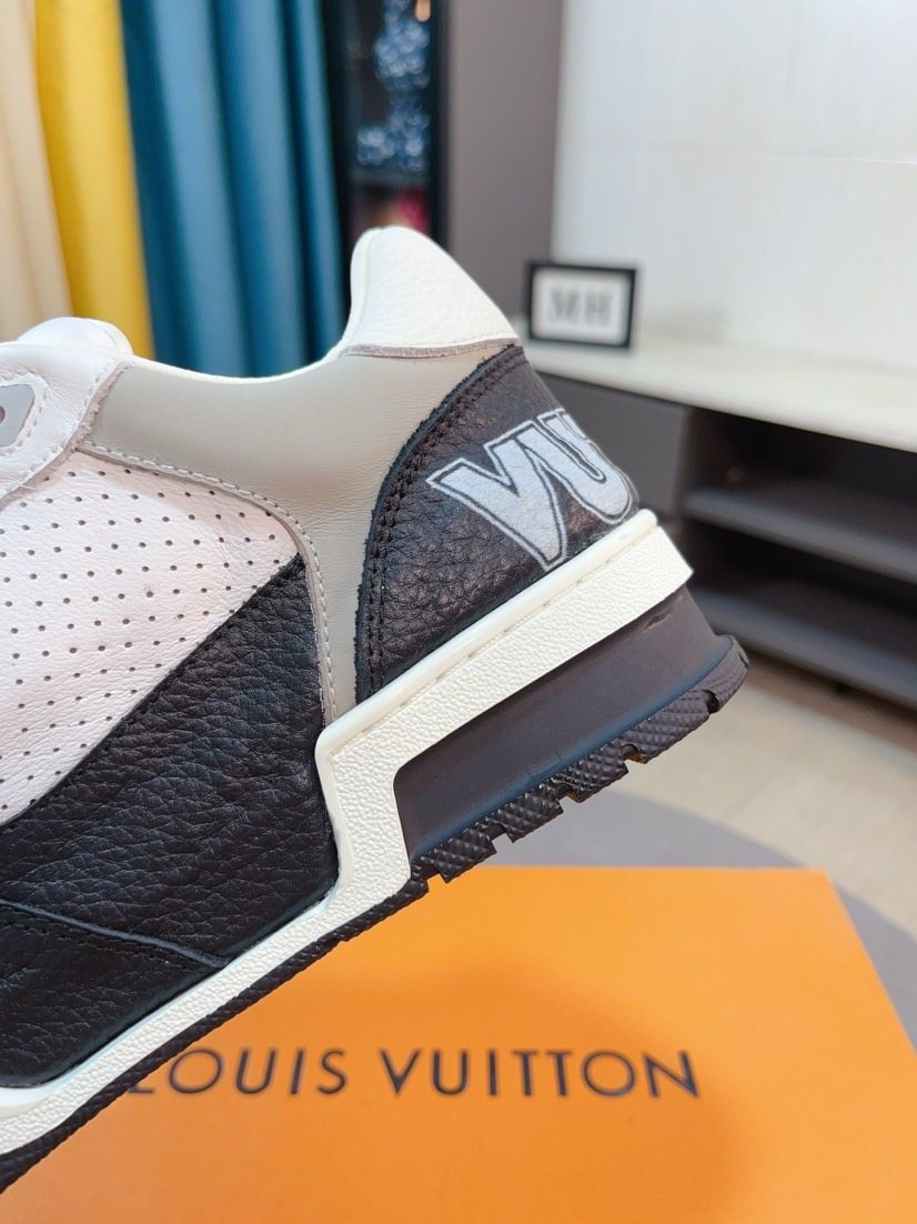 Louis Vuitton Black and White Low-Top Sneakers - Perforated Toe Panel