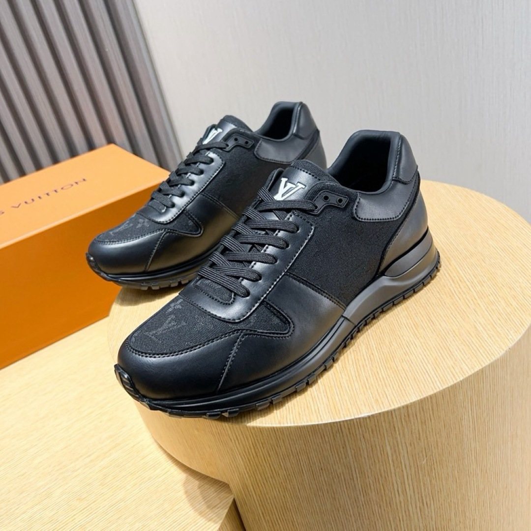 Louis Vuitton Black & Dark Gray Low-Top Sneakers - Padded Collar