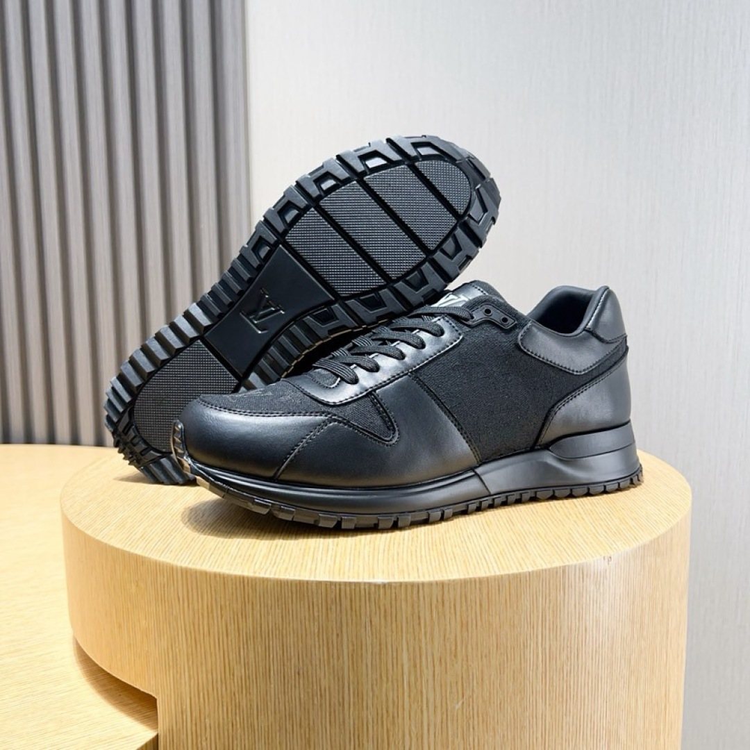 Louis Vuitton Black & Dark Gray Low-Top Sneakers - Padded Collar