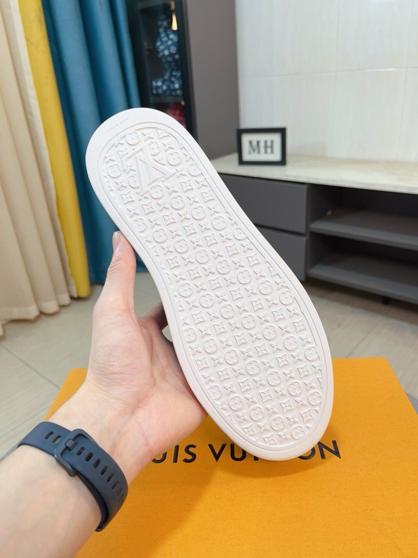 Louis Vuitton Textured Low-Top Sneakers