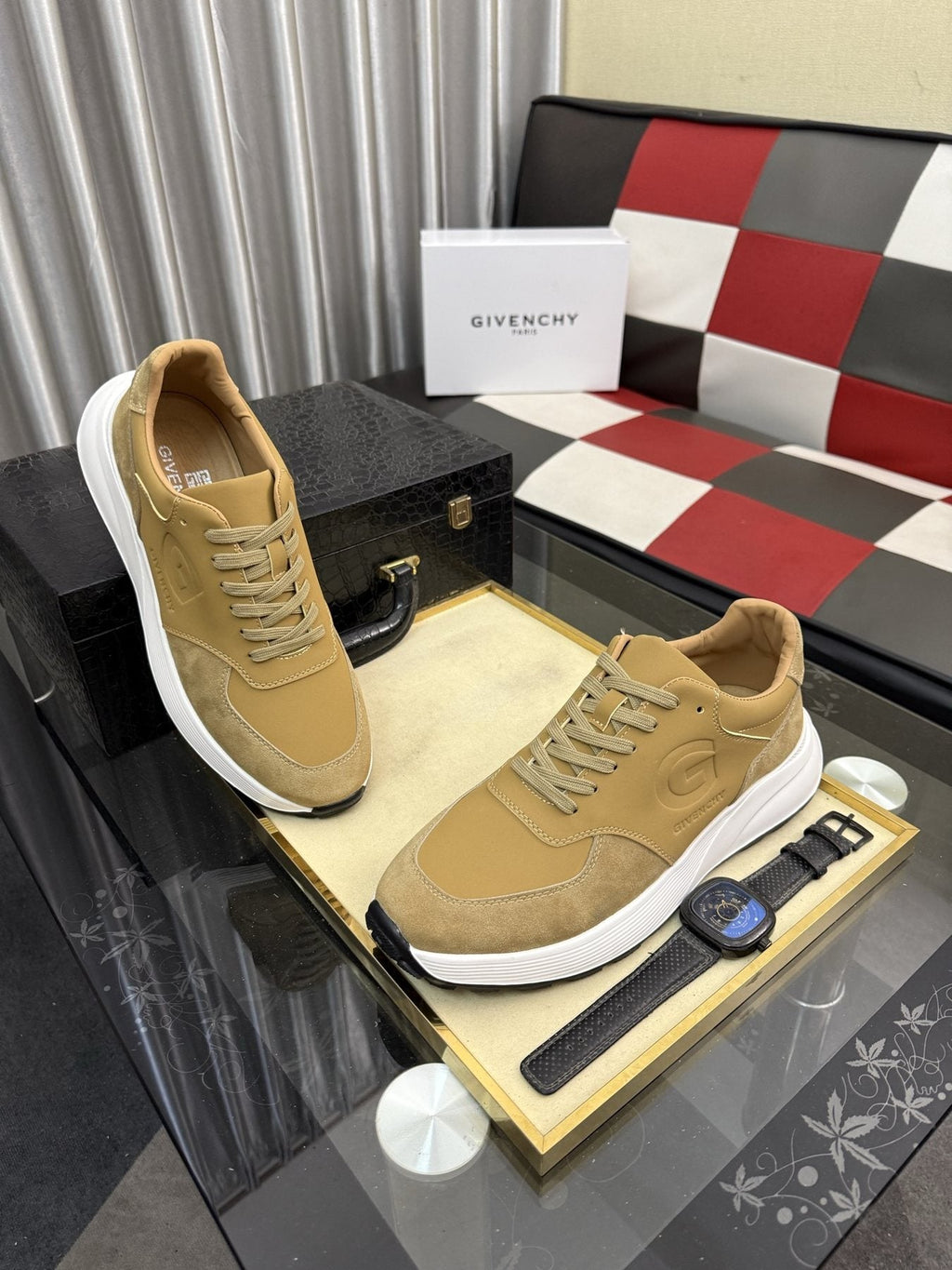 Givenchy Panel Low-Top Sneakers