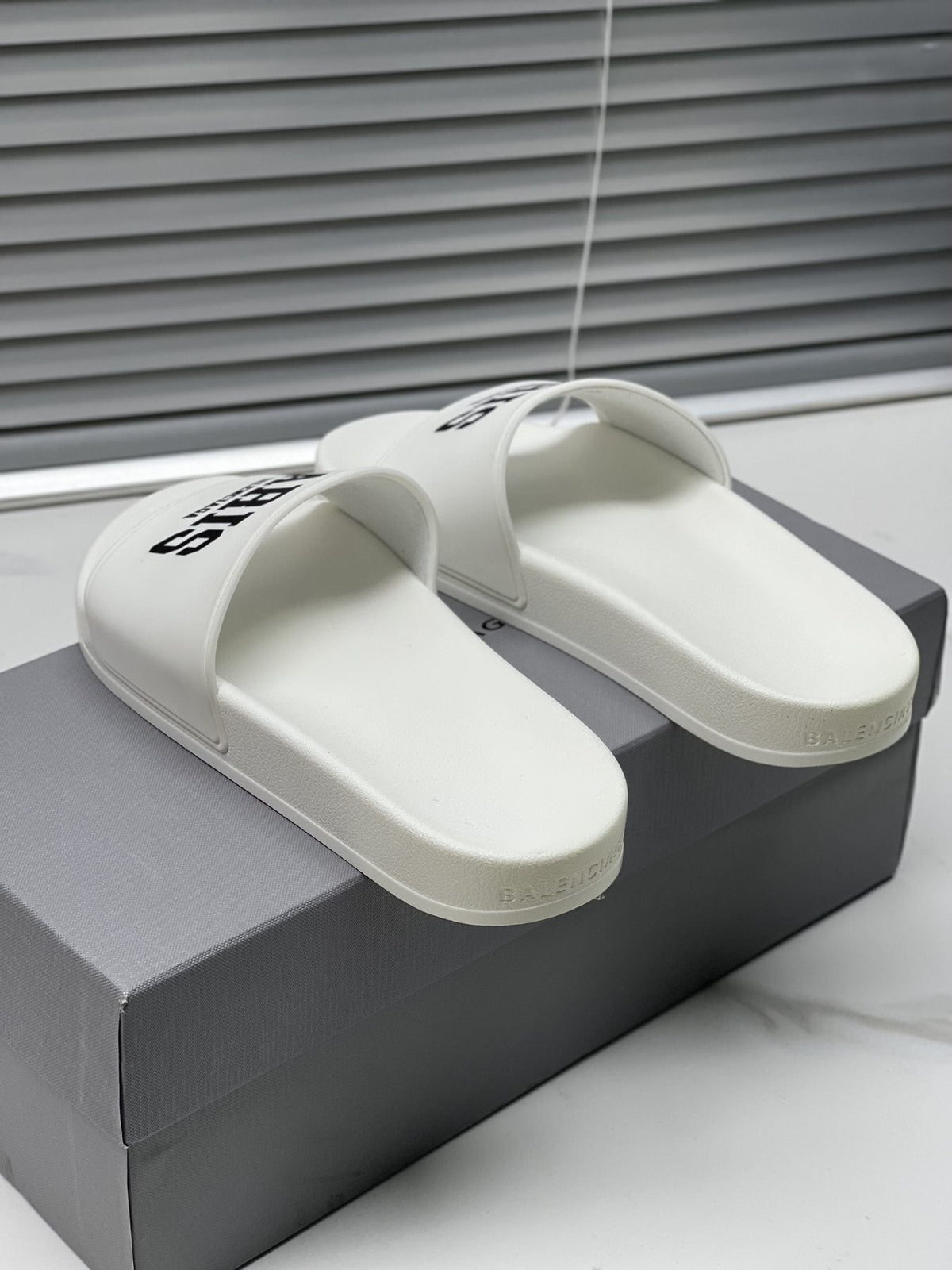 Balenciaga Contrast Lettered Slide Sandals